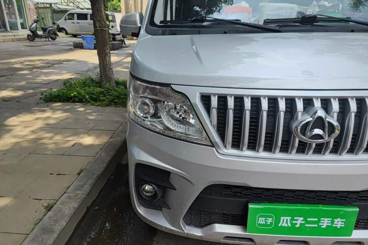 Used CHANGAN KAICHENG Ruixing M60 2023 1.6L CNG Comfort-Grade 6-Seater Passenger Vehicle Right Front Headlight