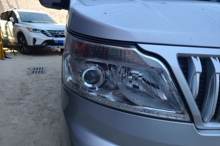 Used CHANGAN KAICHENG Ruixing M60 2023 1.5L GDI Comfort-Class Passenger Vehicle 6/7 Seats Right Front Headlight