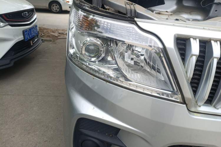 Used CHANGAN KAICHENG Ruixing M60 2023 1.5L GDI Basic Model Passenger Vehicle 6/7 Seats Right Front Headlight