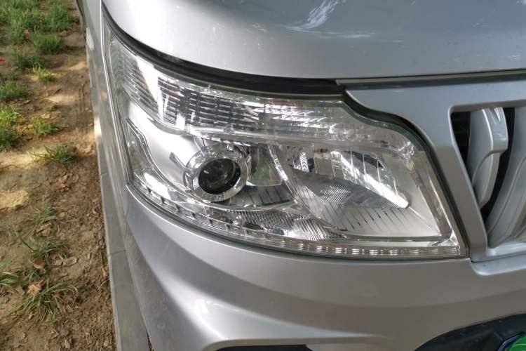 Used CHANGAN KAICHENG Ruixing M60 2023 1.5L GDI Comfort-Class Passenger Vehicle 6/7 Seats Right Front Headlight