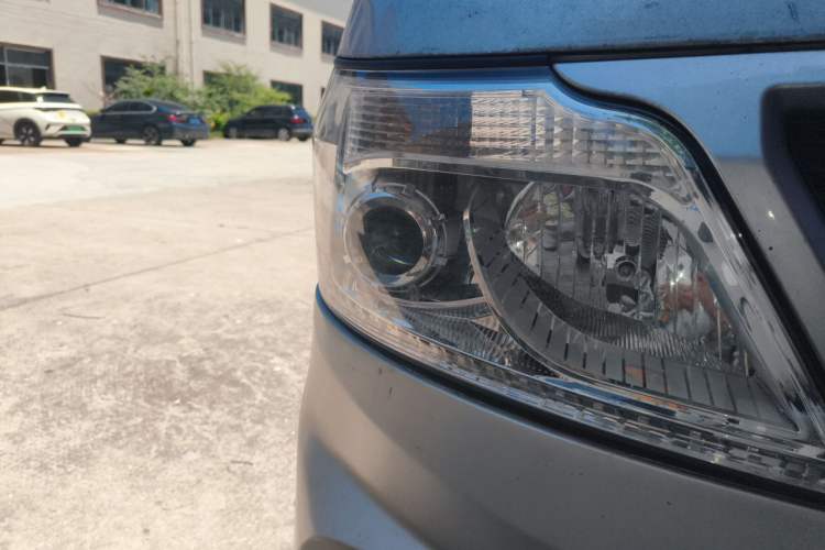 Used CHANGAN KAICHENG Ruixing M60 2023 1.5L GDI Comfort-Class Passenger Vehicle 6/7 Seats Right Front Headlight