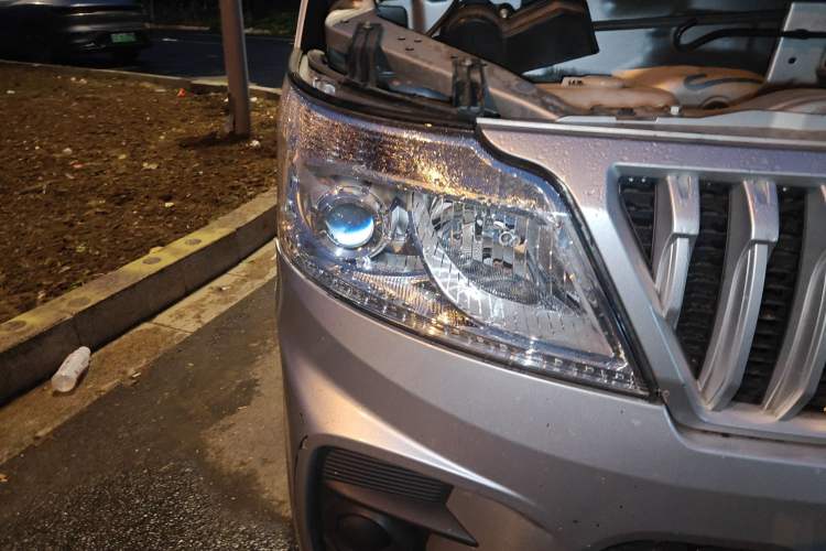Used CHANGAN KAICHENG Ruixing M60 2023 1.5L GDI Comfort-Class Passenger Vehicle 6/7 Seats Right Front Headlight