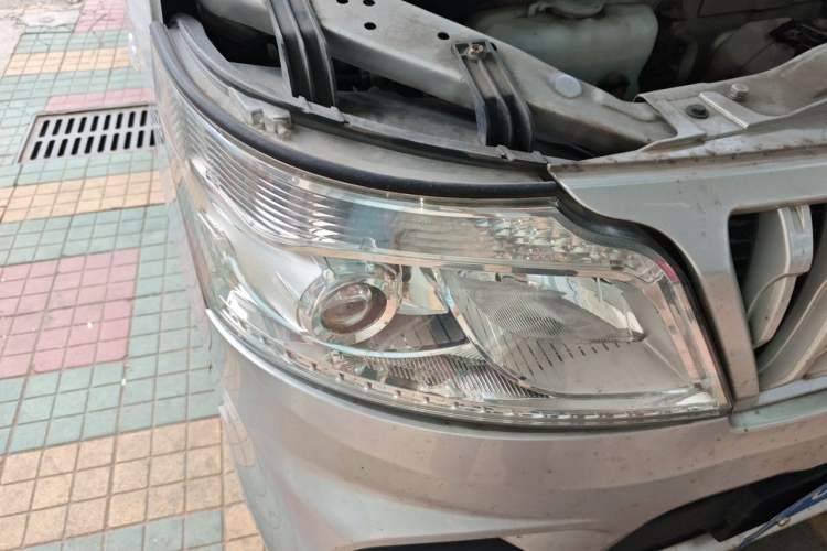 Used CHANGAN KAICHENG Ruixing M60 2023 1.5L GDI Comfort-Class Passenger Vehicle 6/7 Seats Right Front Headlight