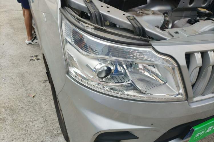 Used CHANGAN KAICHENG Ruixing M60 2023 1.5L GDI Comfort-Class Passenger Vehicle 6/7 Seats Right Front Headlight