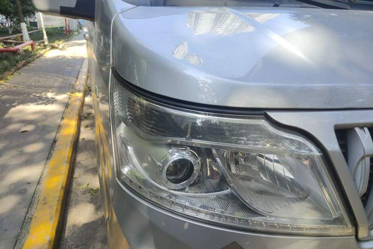 Used CHANGAN KAICHENG Ruixing M60 2023 1.6L CNG Comfort-Grade 6-Seater Passenger Vehicle Right Front Headlight