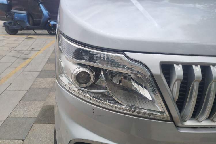 Used CHANGAN KAICHENG Ruixing M60 2023 1.5L GDI Comfort-Class Passenger Vehicle 6/7 Seats Right Front Headlight