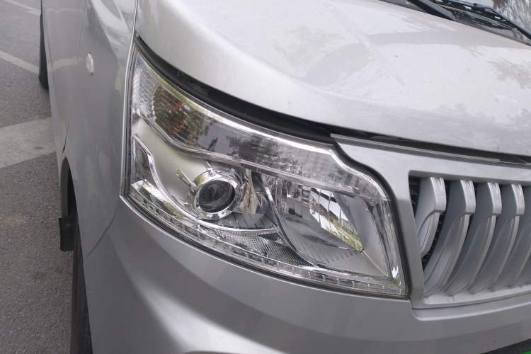 Used CHANGAN KAICHENG Ruixing M60 2023 1.5L GDI Comfort-Class Passenger Vehicle 6/7 Seats Right Front Headlight