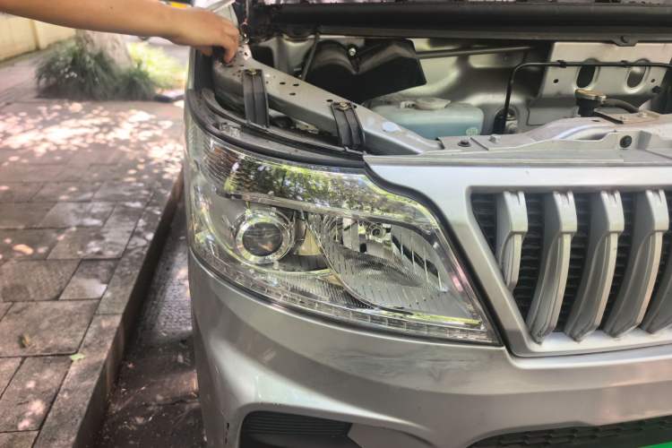 Used CHANGAN KAICHENG Ruixing M60 2023 1.5L GDI Comfort-Class Passenger Vehicle 6/7 Seats Right Front Headlight
