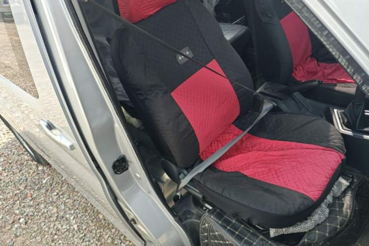 Used CHANGAN KAICHENG Ruixing M60 2023 1.5L GDI Base Version (Rear-Opening Door Edition) Right Front Seat