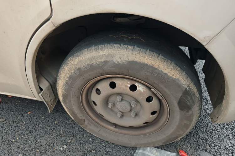 Used CHANGAN KAICHENG Ruixing M60 2023 1.5L GDI Basic Model Passenger Vehicle 6/7 Seats Right Front Wheel Hub
