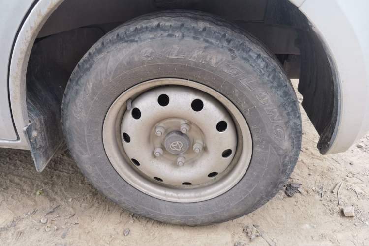 Used CHANGAN KAICHENG Ruixing M60 2023 1.5L GDI Comfort Van 2-Seater Right Front Wheel Hub