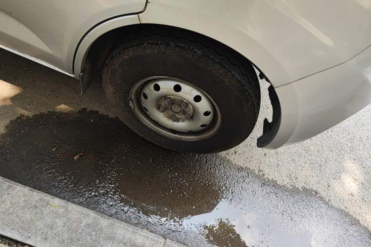 Used CHANGAN KAICHENG Ruixing M60 2023 1.6L CNG Comfort-Grade 6-Seater Passenger Vehicle Right Front Wheel Hub