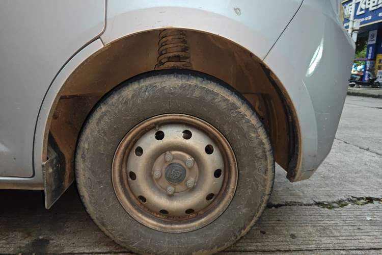 Used CHANGAN KAICHENG Ruixing M60 2023 1.5L GDI Comfort Van 2-Seater Right Front Wheel Hub
