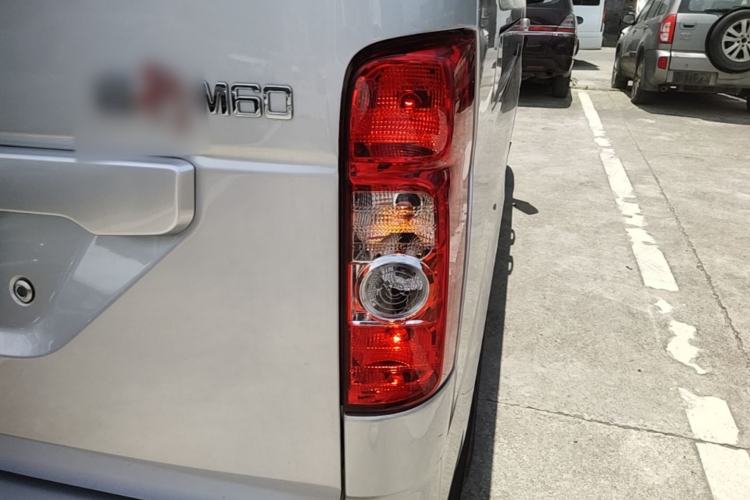 Used CHANGAN KAICHENG Ruixing M60 2023 1.5L GDI Comfort-Class Passenger Vehicle 6/7 Seats Right Rear Taillight