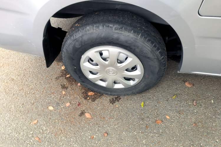 Used CHANGAN KAICHENG Ruixing M60 2023 1.5L GDI Comfort-Class Passenger Vehicle 6/7 Seats Right Rear Wheel Hub