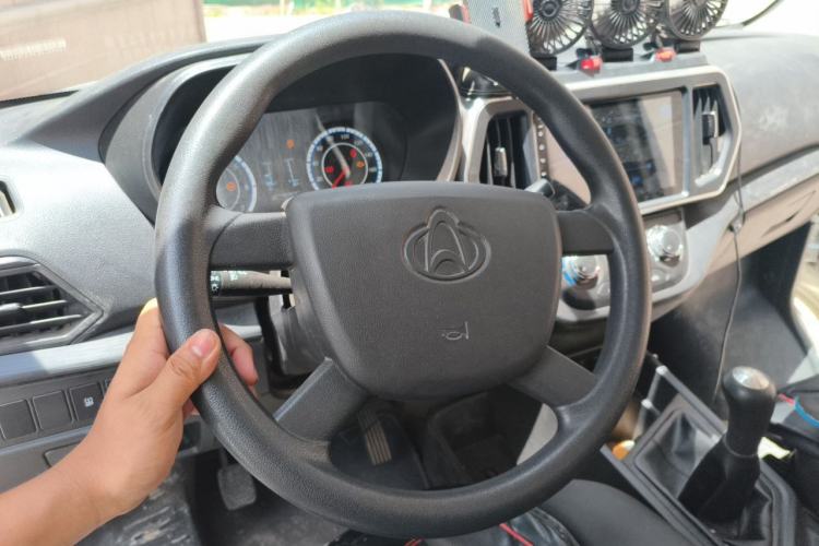 Used CHANGAN KAICHENG Ruixing M60 2023 1.5L GDI Elite-Class Passenger Vehicle 6/7 Seats Steering Wheel