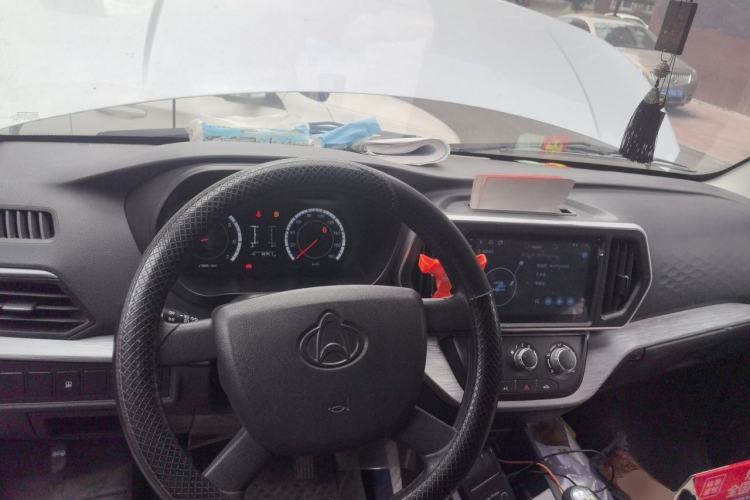 Used CHANGAN KAICHENG Ruixing M60 2023 1.5L GDI Comfort-Class Passenger Vehicle 6/7 Seats Steering Wheel