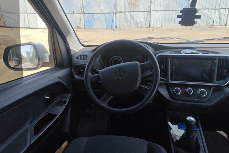 Used CHANGAN KAICHENG Ruixing M60 2023 1.5L GDI Basic Model Passenger Vehicle 6/7 Seats Steering Wheel