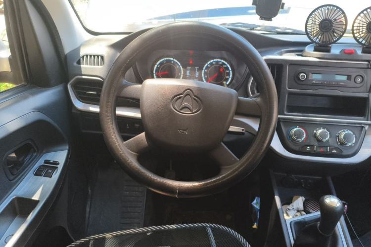 Used CHANGAN KAICHENG Ruixing M60 2023 1.5L GDI Comfort-Class Passenger Vehicle 6/7 Seats Steering Wheel