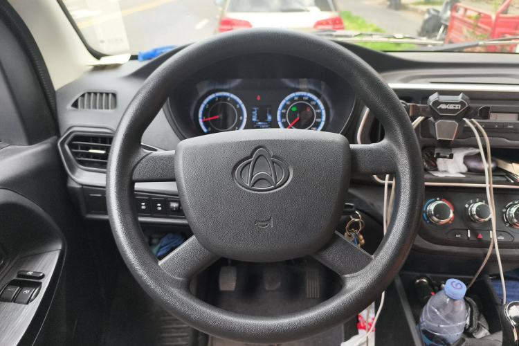 Used CHANGAN KAICHENG Ruixing M60 2023 1.6L CNG Comfort-Grade 6-Seater Passenger Vehicle Steering Wheel
