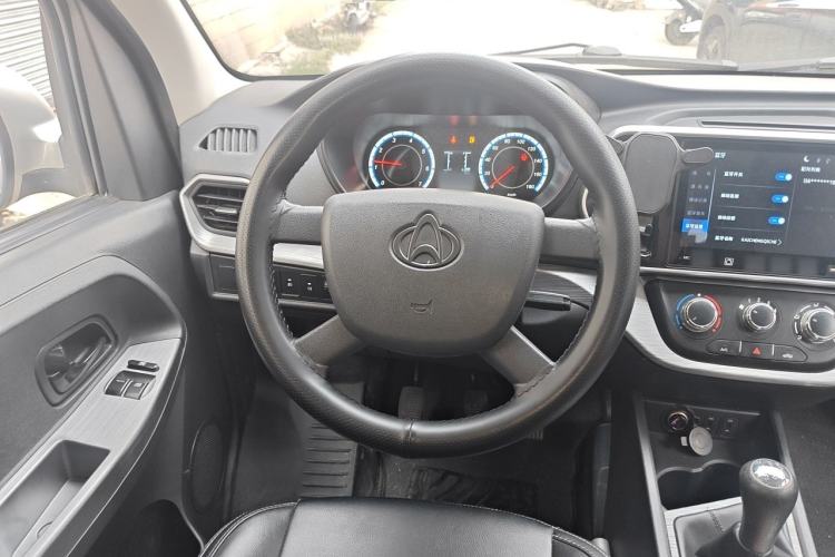 Used CHANGAN KAICHENG Ruixing M60 2023 1.5L GDI Elite-Class Passenger Vehicle 6/7 Seats Steering Wheel