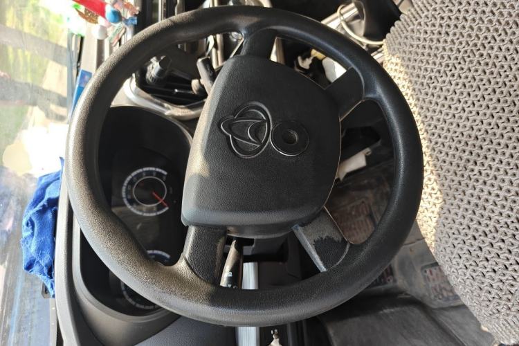 Used CHANGAN KAICHENG Ruixing M60 2023 1.6L CNG Comfort-Grade 6-Seater Passenger Vehicle Steering Wheel