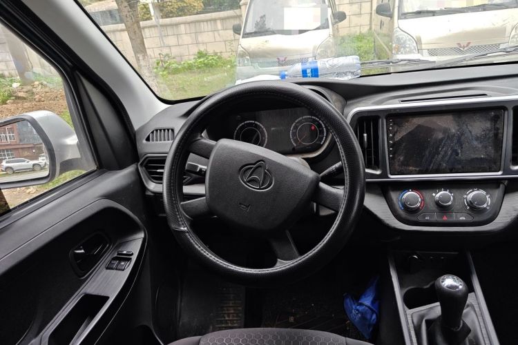 Used CHANGAN KAICHENG Ruixing M60 2023 1.5L GDI Comfort-Class Passenger Vehicle 6/7 Seats Steering Wheel