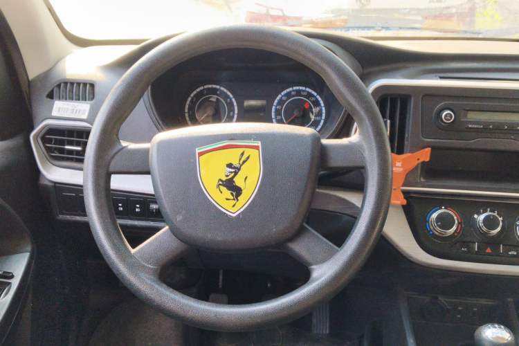 Used CHANGAN KAICHENG Ruixing M60 2023 1.5L GDI Basic Model Passenger Vehicle 6/7 Seats Steering Wheel