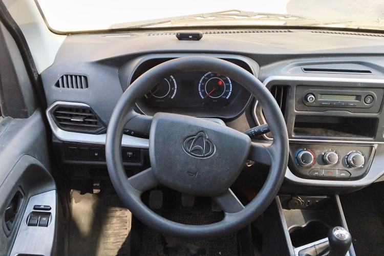 Used CHANGAN KAICHENG Ruixing M60 2023 1.5L GDI Comfort-Class Passenger Vehicle 6/7 Seats Steering Wheel