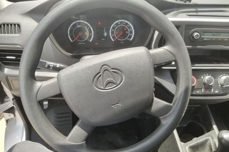 Used CHANGAN KAICHENG Ruixing M60 2023 1.5L GDI Comfort-Class Passenger Vehicle 6/7 Seats Steering Wheel