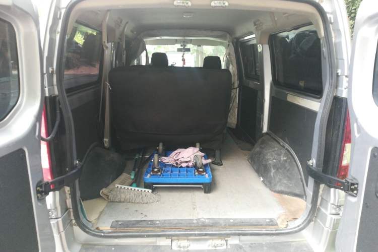 Used CHANGAN KAICHENG Ruixing M60 2023 1.6L CNG Comfort-Grade 6-Seater Passenger Vehicle Trunk
