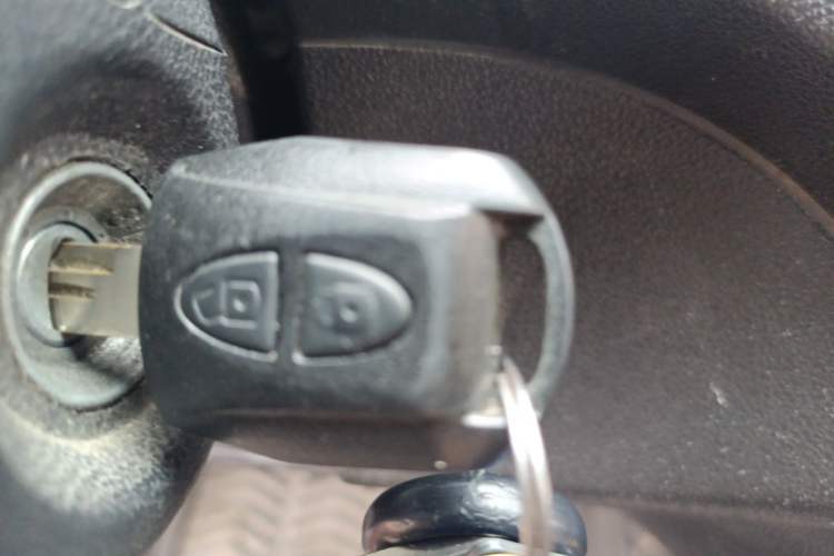 Used CHANGAN KAICHENG Ruixing M60 2023 1.6L CNG Comfort-Grade 6-Seater Passenger Vehicle Vehicle Key