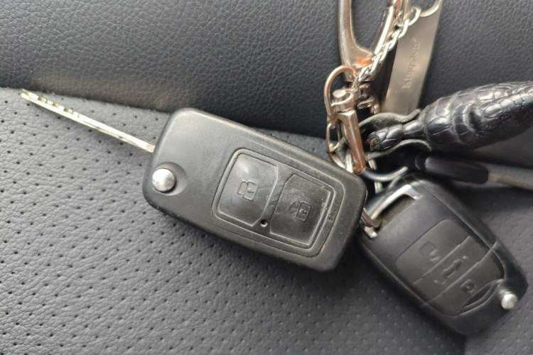 Used CHANGAN KAICHENG Ruixing M60 2023 1.6L CNG Comfort-Grade 6-Seater Passenger Vehicle Vehicle Key