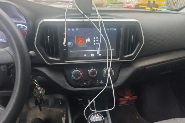 Used CHANGAN KAICHENG Ruixing M60 2023 1.6L CNG Comfort-Grade 6-Seater Passenger Vehicle Audio And AC Panel