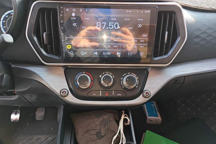 Used CHANGAN KAICHENG Ruixing M60 2023 1.5L GDI Comfort-Class Passenger Vehicle 6/7 Seats Audio And AC Panel