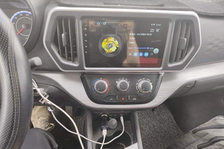 Used CHANGAN KAICHENG Ruixing M60 2023 1.6L CNG Comfort Van 2 Seats Audio And AC Panel