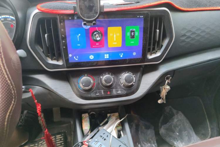 Used CHANGAN KAICHENG Ruixing M60 2023 1.5L GDI Comfort Van 2-Seater Audio And AC Panel