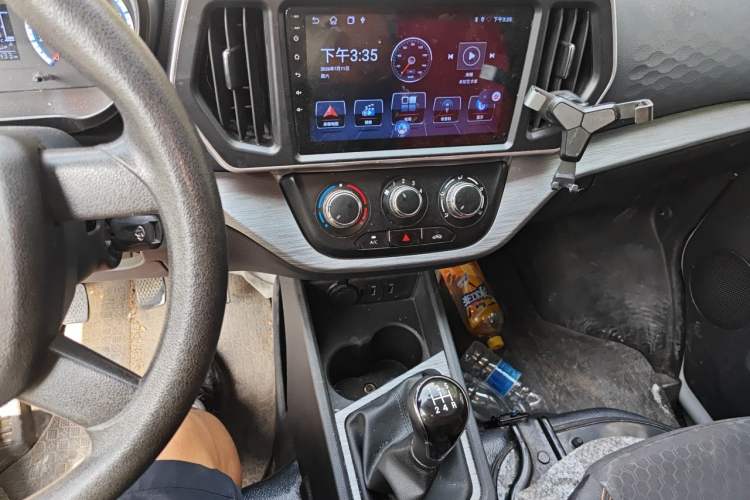 Used CHANGAN KAICHENG Ruixing M60 2023 1.6L CNG Comfort Van 2 Seats Audio And AC Panel