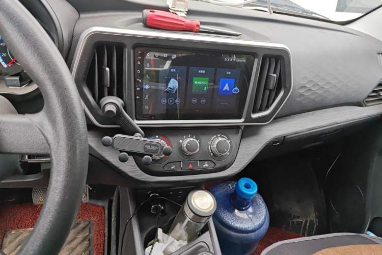Used CHANGAN KAICHENG Ruixing M60 2023 1.5L GDI Comfort-Class Passenger Vehicle 6/7 Seats Audio And AC Panel