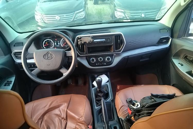 Used CHANGAN KAICHENG Ruixing M60 2023 1.5L GDI Comfort-Class Passenger Vehicle 6/7 Seats Center Console