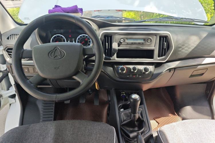Used CHANGAN KAICHENG Ruixing M60 2023 1.5L GDI Comfort-Class Passenger Vehicle 6/7 Seats Center Console