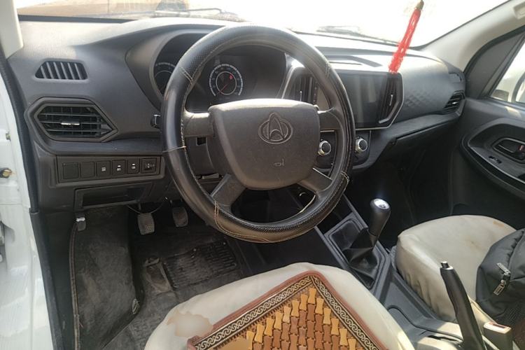 Used CHANGAN KAICHENG Ruixing M60 2023 1.5L GDI Comfort-Class Passenger Vehicle 6/7 Seats Center Console