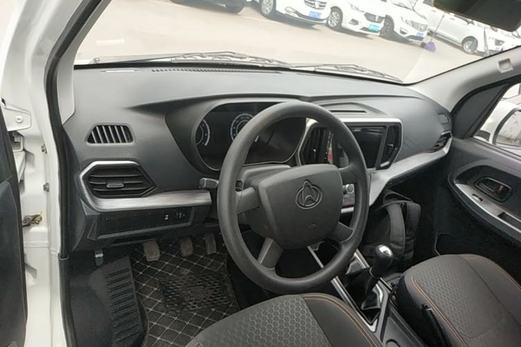 Used CHANGAN KAICHENG Ruixing M60 2023 1.5L GDI Comfort Van 2-Seater Center Console