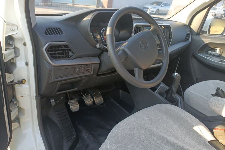 Used CHANGAN KAICHENG Ruixing M60 2023 1.5L GDI Elite Van 2 Seats Center Console