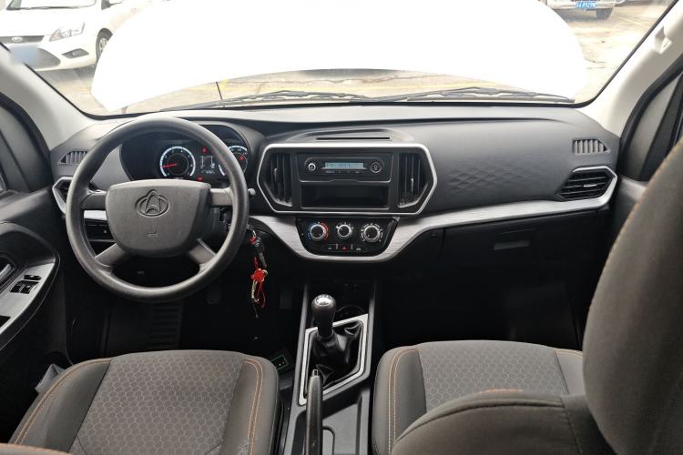 Used CHANGAN KAICHENG Ruixing M60 2023 1.5L GDI Comfort-Class Passenger Vehicle 6/7 Seats Center Console