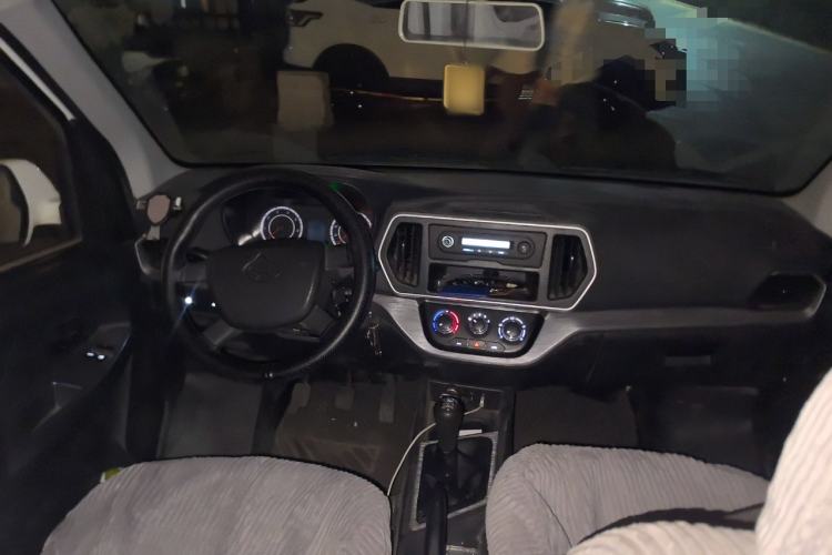 Used CHANGAN KAICHENG Ruixing M60 2023 1.5L GDI Comfort-Class Passenger Vehicle 6/7 Seats Center Console