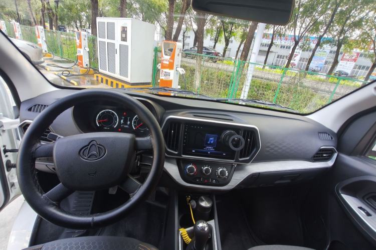 Used CHANGAN KAICHENG Ruixing M60 2023 1.5L GDI Base Model 2-Seat Van Center Console