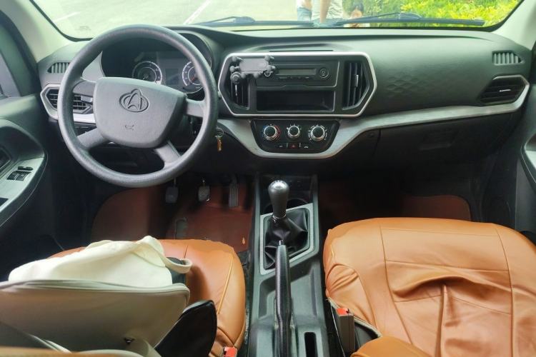 Used CHANGAN KAICHENG Ruixing M60 2023 1.5L GDI Comfort-Class Passenger Vehicle 6/7 Seats Center Console