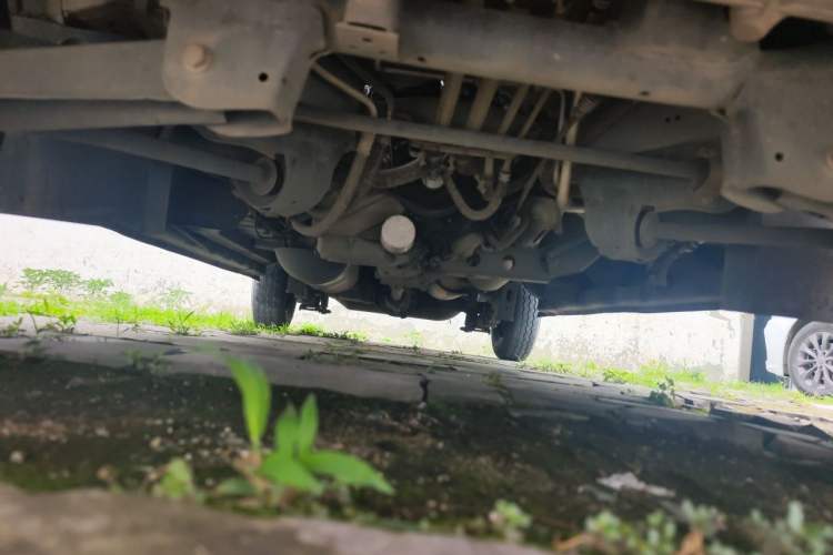 Used CHANGAN KAICHENG Ruixing M60 2023 1.6L CNG Comfort-Grade 6-Seater Passenger Vehicle Chassis Front