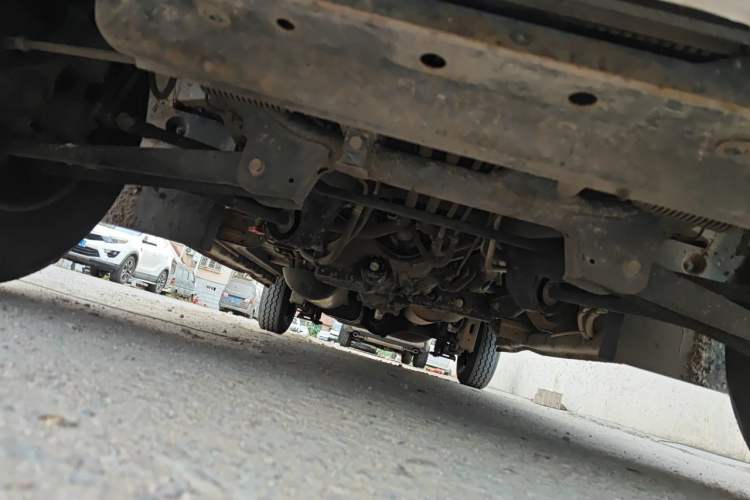Used CHANGAN KAICHENG Ruixing M60 2023 1.6L CNG Comfort-Grade 6-Seater Passenger Vehicle Chassis Front